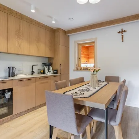 Rogata Deluxe, Villa