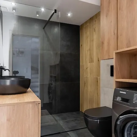 Rogata Deluxe, Villa