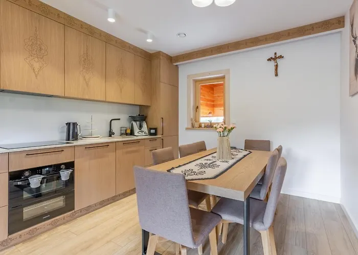 Rogata Deluxe, Villa